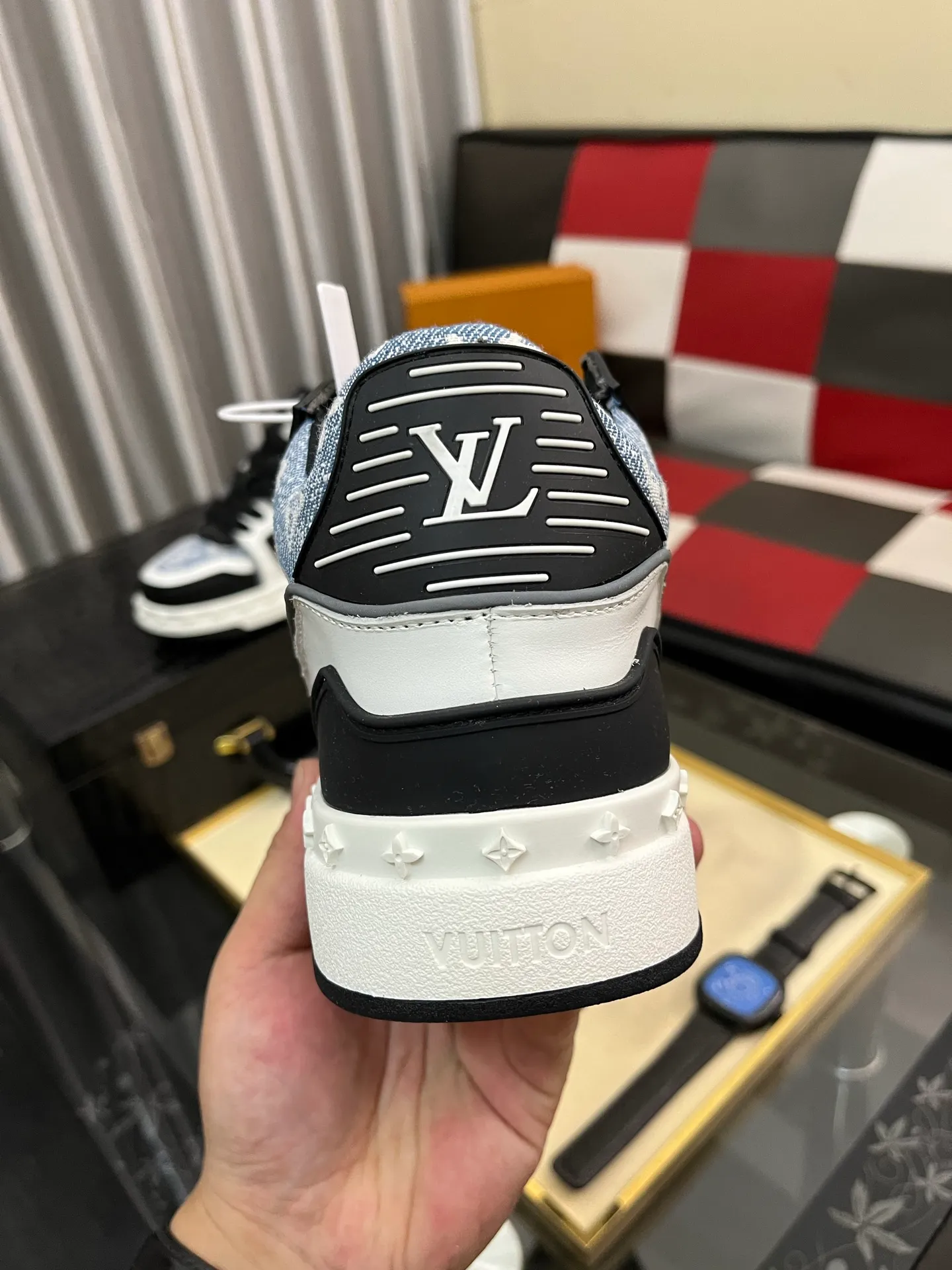 Men's men's shoes 💰620⌚️⌚️ Comes with full packaging "Loui* Vuitto*" LV's new Gaobang sports and casual shoes. Imported first-layer cowhide ➕ Imported sheepskin lining is high-end and comfortable, and the original outsole is light and wear-resistant! Purely handmade, details determine quality! Size 38-442️⃣Colors available
